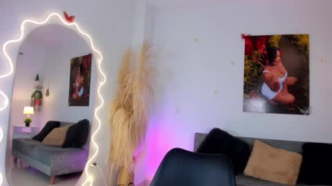   online show from November 17, 2025, 12:11 pm