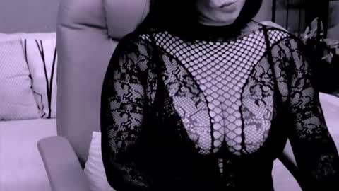 The Queen online show from October 5, 2025, 1:26 am