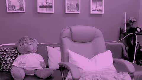 The Queen online show from April 1, 2026, 1:34 pm