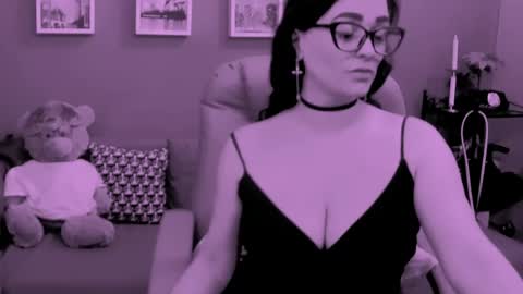 Snapshot of chantallovely chatting on April 24, 2026, 8:00 pm The Queen online show from April 24, 2026, 8:00 pm
