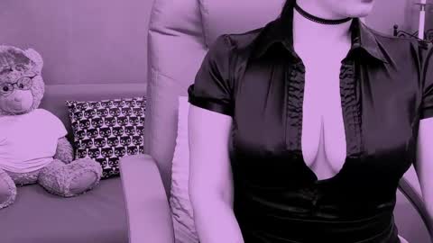 Snapshot of chantallovely chatting on May 16, 2026, 10:36 am The Queen online show from May 16, 2026, 10:36 am