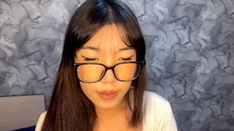 Ayano online show from November 8, 2025, 8:25 am