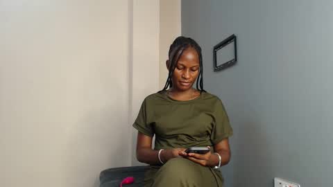 Chantel online show from November 10, 2025, 6:23 am