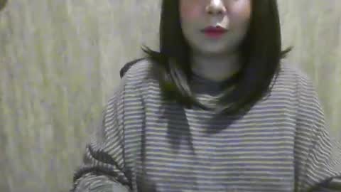 VeLtriana online show from December 4, 2025, 1:26 am