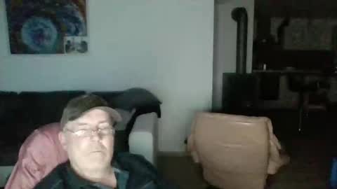 charles6064 online show from December 24, 2024, 6:39 pm