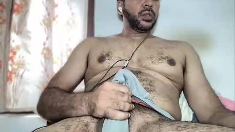 charles_dera35 online show from October 28, 2025, 3:54 am