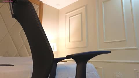 charlesbrown_ online show from December 1, 2025, 12:21 pm