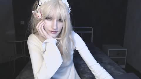 Snapshot of charlie_crystal chatting on January 14, 2026, 1:28 pm Charlie online show from January 14, 2026, 1:28 pm