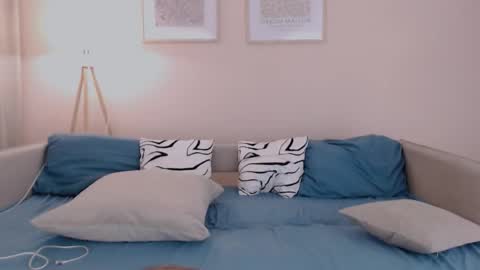 Charley online show from November 15, 2025, 4:58 pm