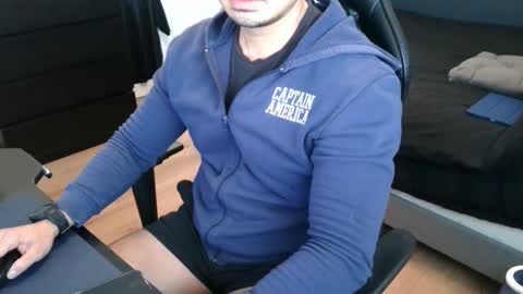 charliekkw online show from December 14, 2025, 8:57 pm