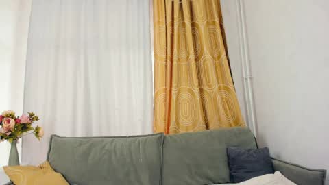 Yumi online show from April 22, 2026, 8:06 am