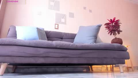 Charlize online show from February 18, 2026, 8:49 pm