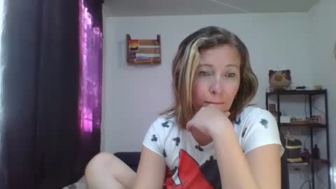 charlott online show from January 15, 2025, 9:51 pm