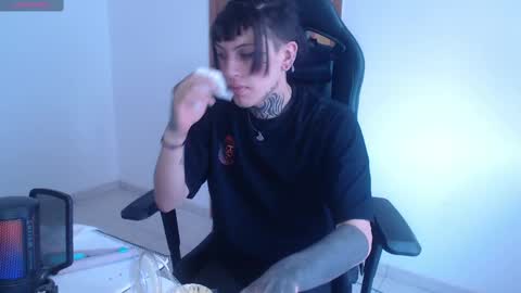 Ale punky online show from October 7, 2025, 10:23 am