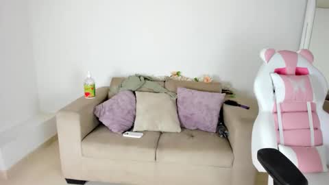    online show from February 9, 2025, 10:54 pm