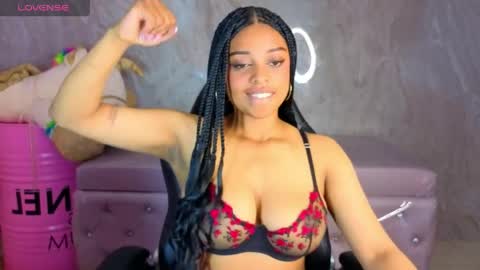 Charlote  online show from April 16, 2026, 1:01 pm