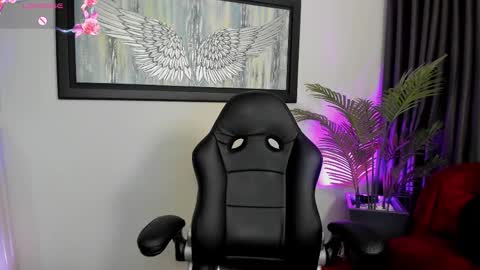 Charlote online show from February 12, 2025, 2:43 pm