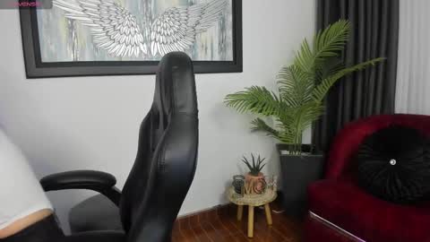 Charlote online show from March 3, 2025, 11:44 am