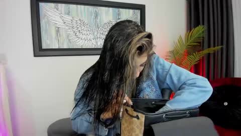 Charlote online show from March 4, 2025, 11:40 am