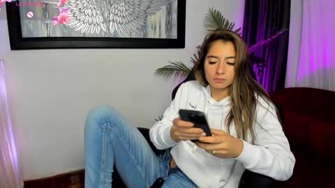 Charlote online show from November 15, 2025, 11:40 am