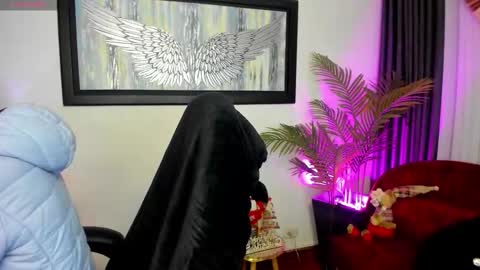 Charlote online show from November 18, 2025, 11:36 am