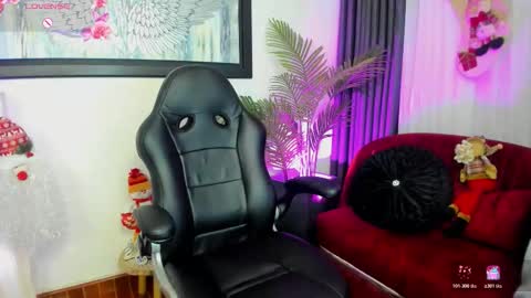 Charlote online show from November 25, 2025, 11:43 am