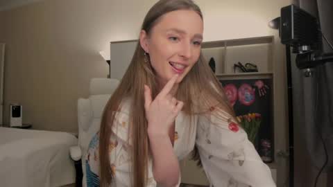 CharlottaWells online show from March 8, 2025, 2:40 pm