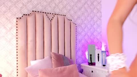   Charlotte  online show from January 31, 2025, 8:12 pm