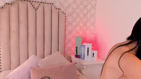   Charlotte  online show from February 5, 2025, 7:20 pm