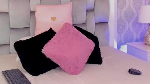   Charlotte  online show from September 17, 2025, 3:08 am