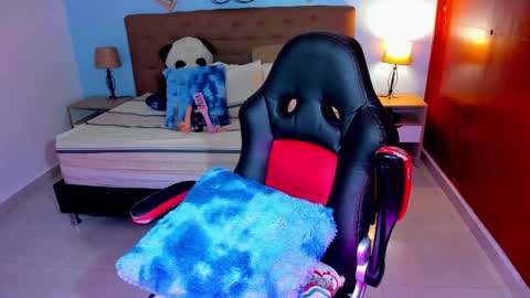 Charlotte  online show from February 11, 2026, 4:45 pm