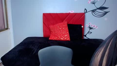 CHARLOTTE GRAY online show from October 26, 2025, 12:22 pm