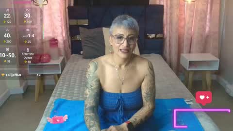 CHARLOTTE GRAY online show from December 3, 2025, 7:56 pm