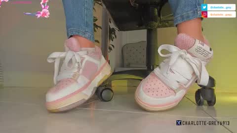 charlotte  grey online show from November 7, 2025, 8:31 pm