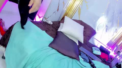 charlotte__milf online show from March 14, 2026, 7:58 am