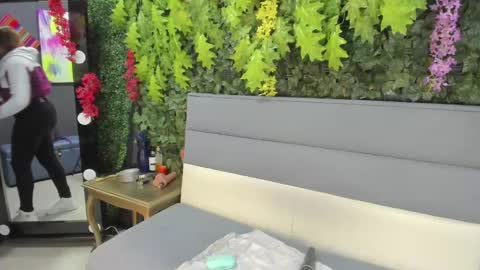  CHARLOTTE BROWN  online show from January 4, 2025, 11:33 am