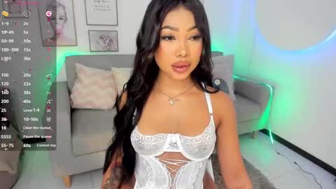 Snapshot of charlotte_es chatting on December 14, 2024, 6:20 pm Charlotte online show from December 14, 2024, 6:20 pm