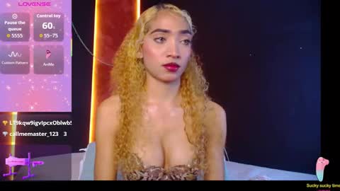 CHARLOTTE online show from September 20, 2025, 1:23 pm