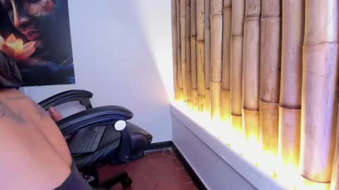 CHARLOTTE  online show from December 14, 2025, 2:33 pm