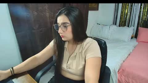 Snapshot of charlotte_richardson chatting on December 4, 2025, 2:21 am charlotte_richardson online show from December 4, 2025, 2:21 am