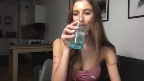 Charlotte Roche online show from January 28, 2025, 3:04 pm