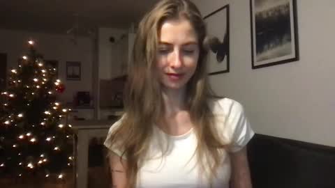 Charlotte Roche online show from December 1, 2025, 4:34 pm