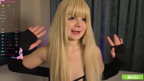 charlotte_wxw online show from December 1, 2025, 5:18 pm