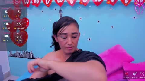 Charlotte  online show from February 17, 2025, 3:42 pm