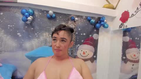 Charlotte  online show from December 17, 2025, 5:08 pm