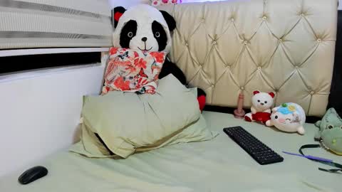 charlottee07 online show from February 7, 2026, 2:04 am