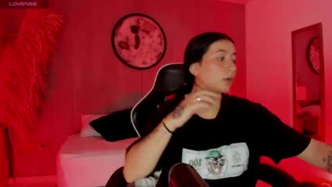 Snapshot of charlottee27_ chatting on May 26, 2026, 2:18 am Charlottee online show from May 26, 2026, 2:18 am