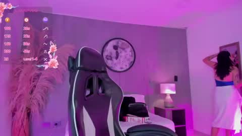 Charlottee online show from July 15, 2026, 2:06 am