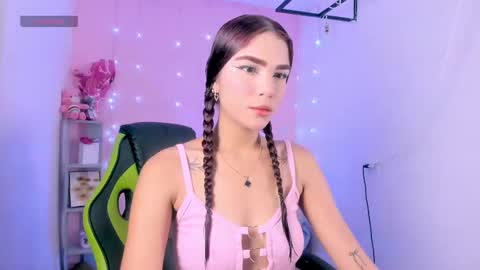 charlotteee online show from October 4, 2025, 8:34 am