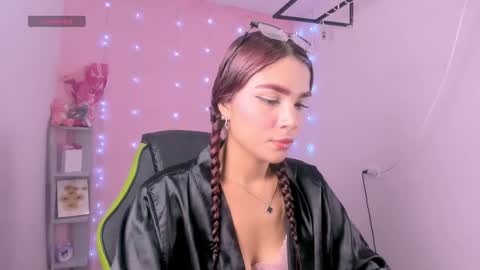 charlotteee online show from October 16, 2025, 3:51 am